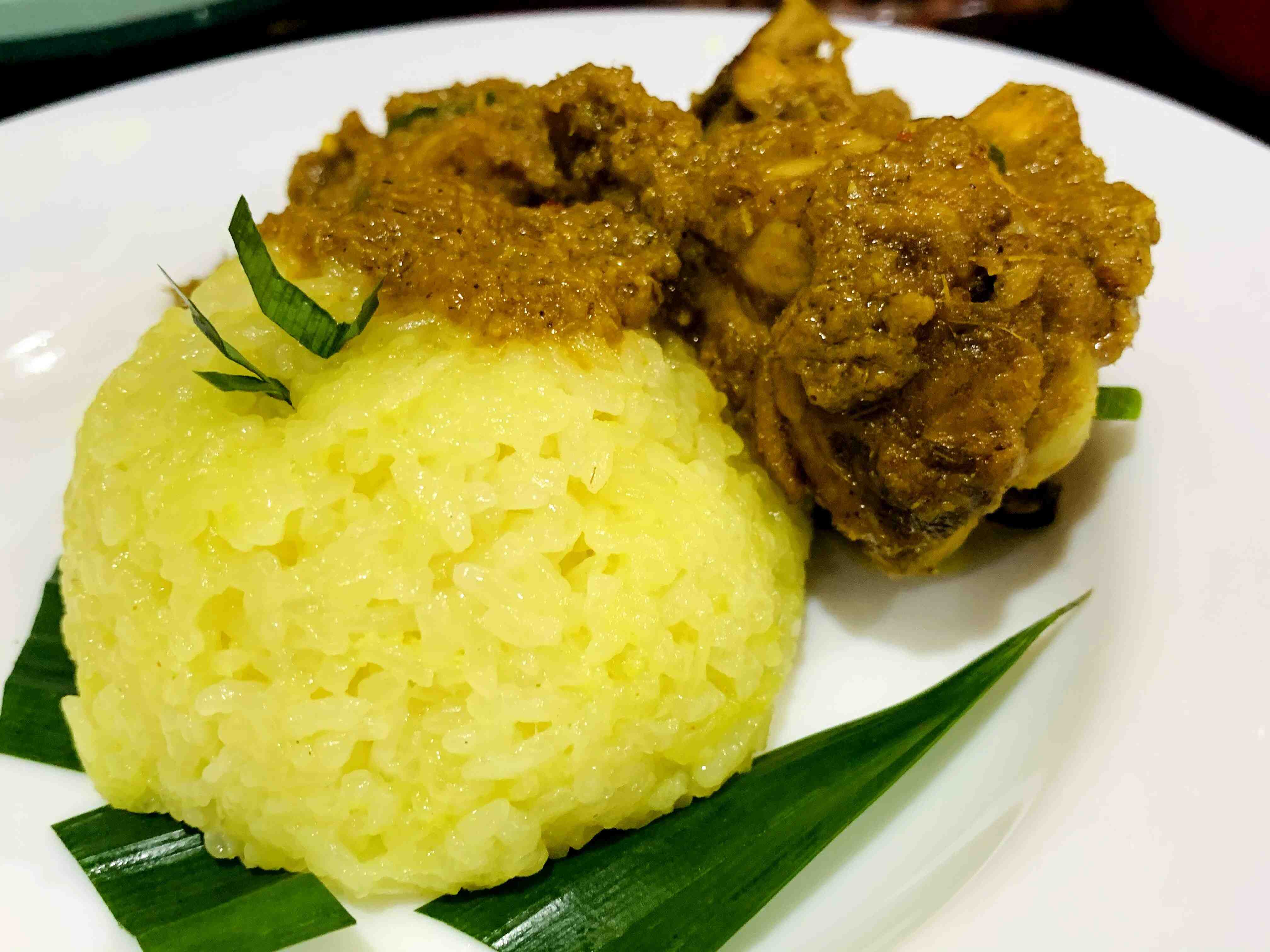 resepi-pulut-kuning-dan-kari-ayam-berkerisik